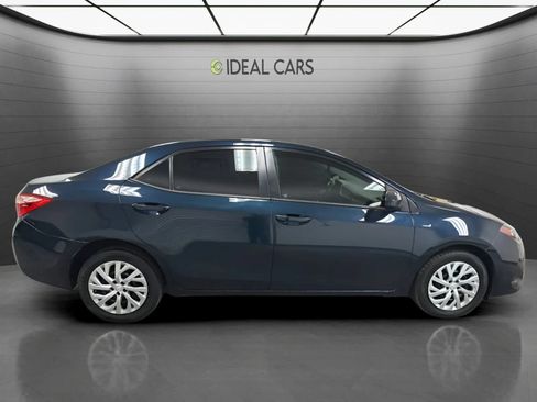 Used 2017 Toyota Corolla LE w/ Carpet Mat Package (TMS) FWD image 4