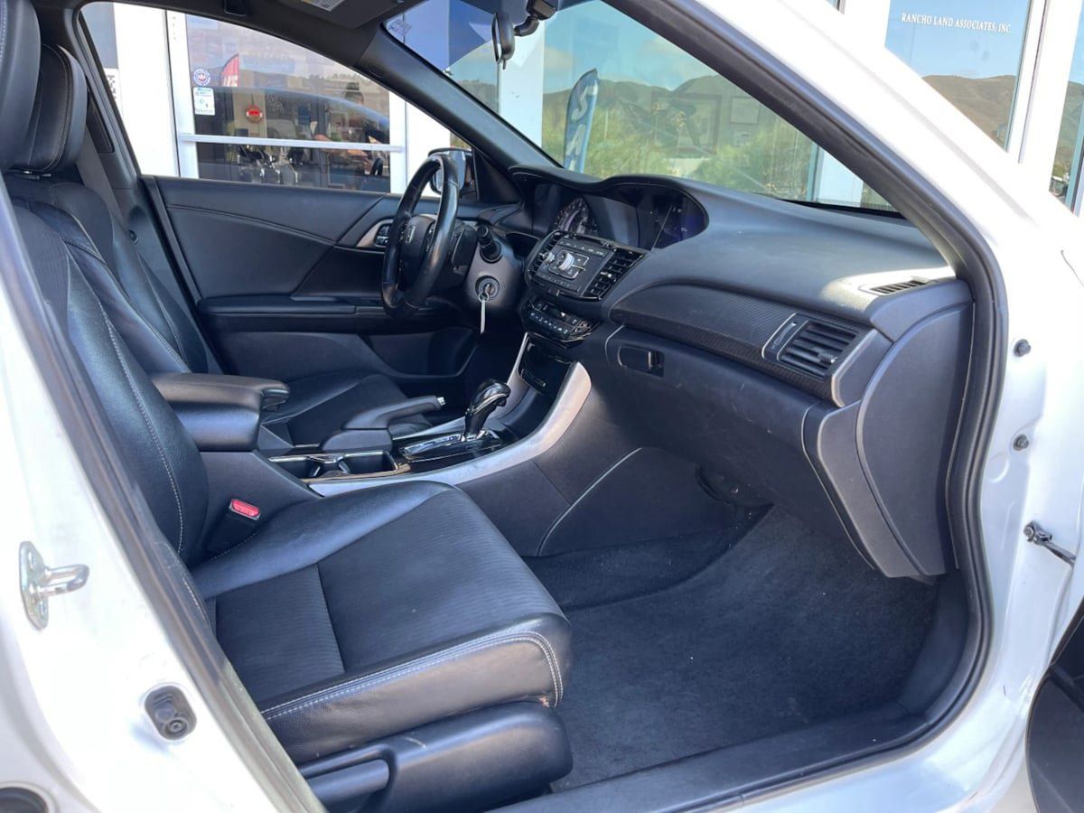 Used 2017 Honda Accord Sport image 26