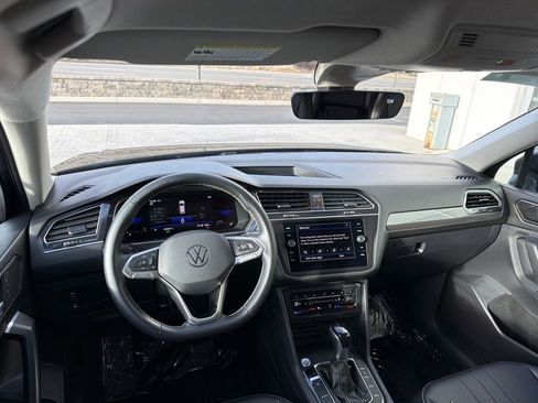 Certified 2022 Volkswagen Tiguan SE image 15