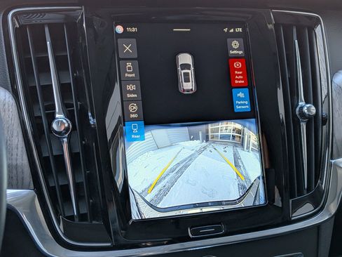 Used 2023 Volvo V90 B6 Cross Country Ultimate w/ Climate Package image 20