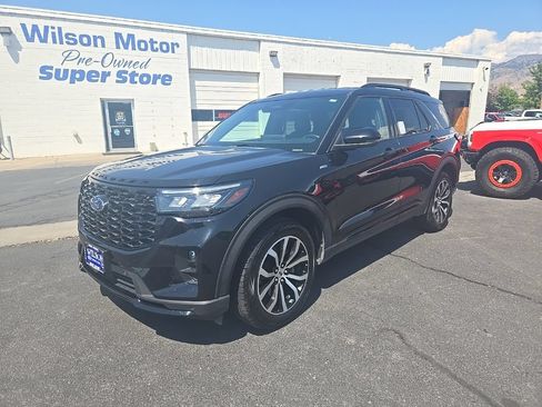 Used 2025 Ford Explorer ST-Line AWD/4WD image 1