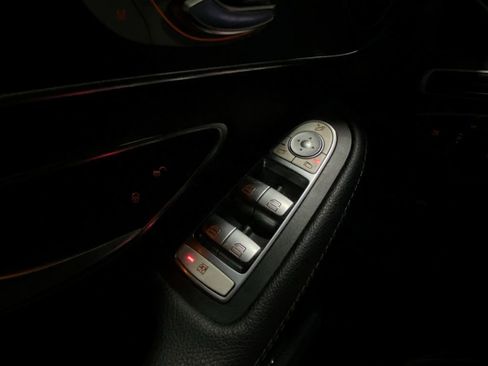 Used 2017 Mercedes-Benz C 300 Sedan image 8