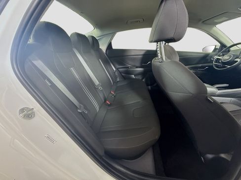 Used 2024 Hyundai Elantra SEL FWD image 27
