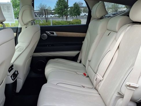 Used 2023 Genesis GV80 2.5T w/ Prestige Package image 18