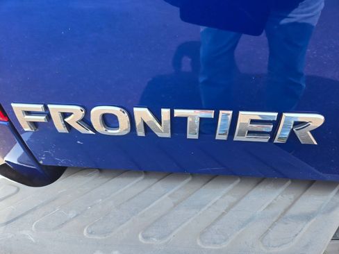 Used 2014 Nissan Frontier PRO-4X AWD/4WD image 13