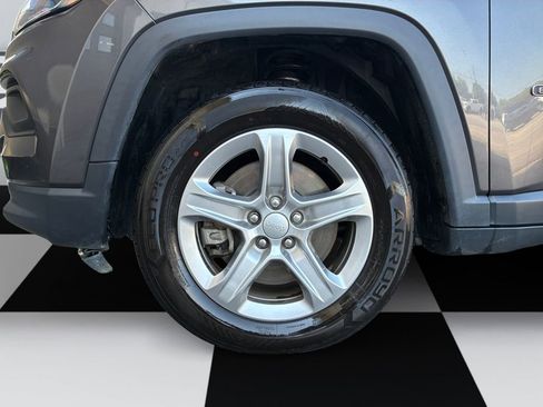 Used 2024 Jeep Compass Latitude AWD/4WD image 14