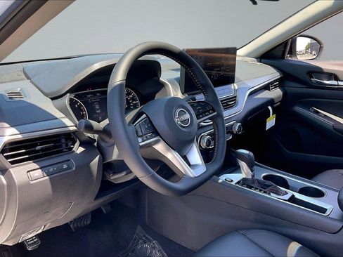 New 2026 Nissan Altima 2.5 SR FWD image 7