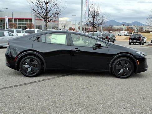 New 2026 Toyota Prius LE image 3