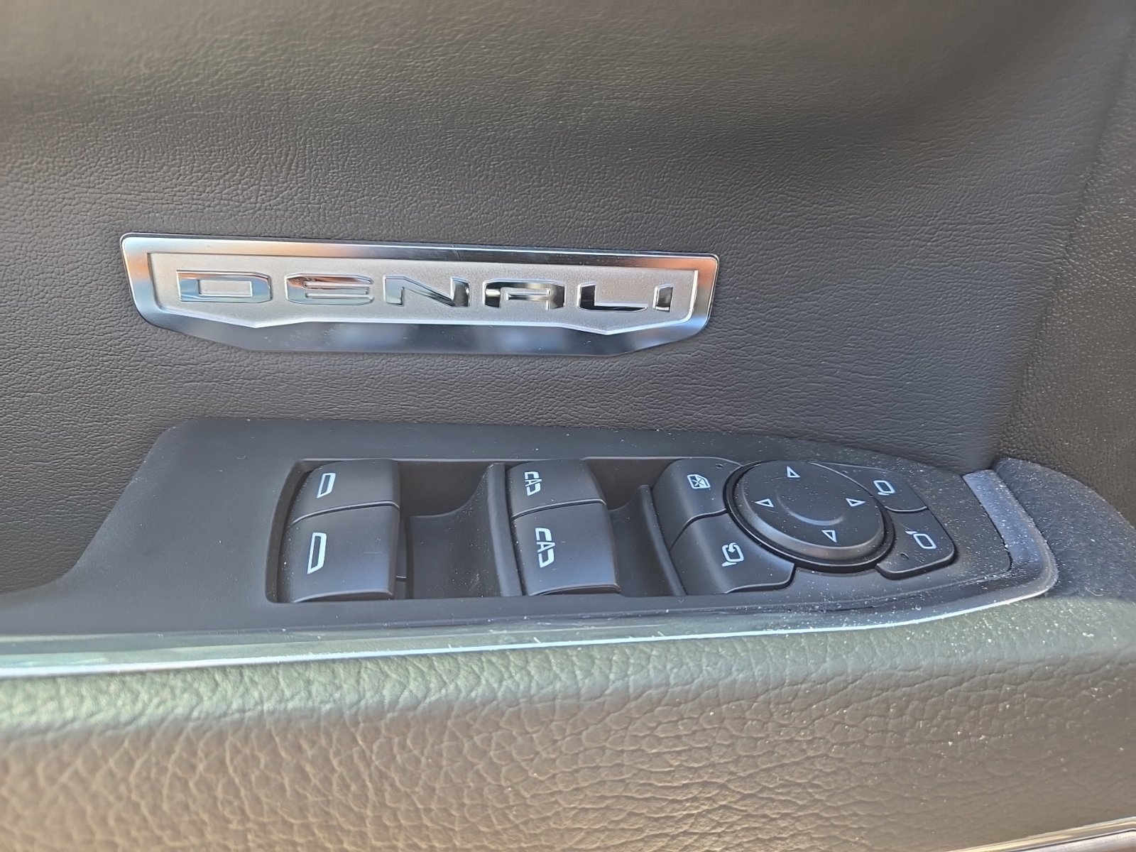 Used 2026 GMC Sierra 1500 Denali w/ Technology Package AWD/4WD image 13