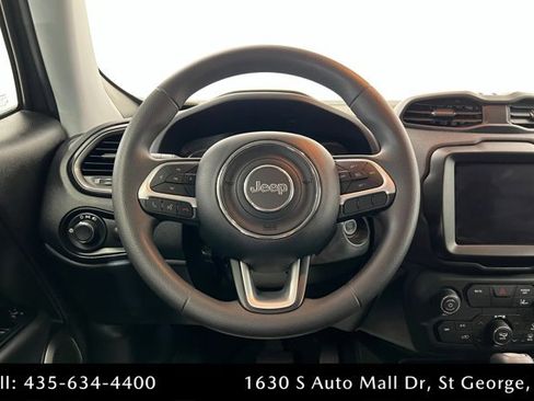 Used 2023 Jeep Renegade Latitude image 12