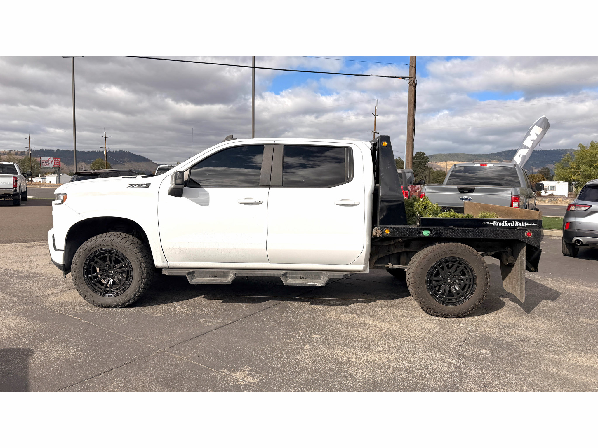 Used 2020 Chevrolet Silverado 1500 RST w/ True North Edition AWD/4WD image 3