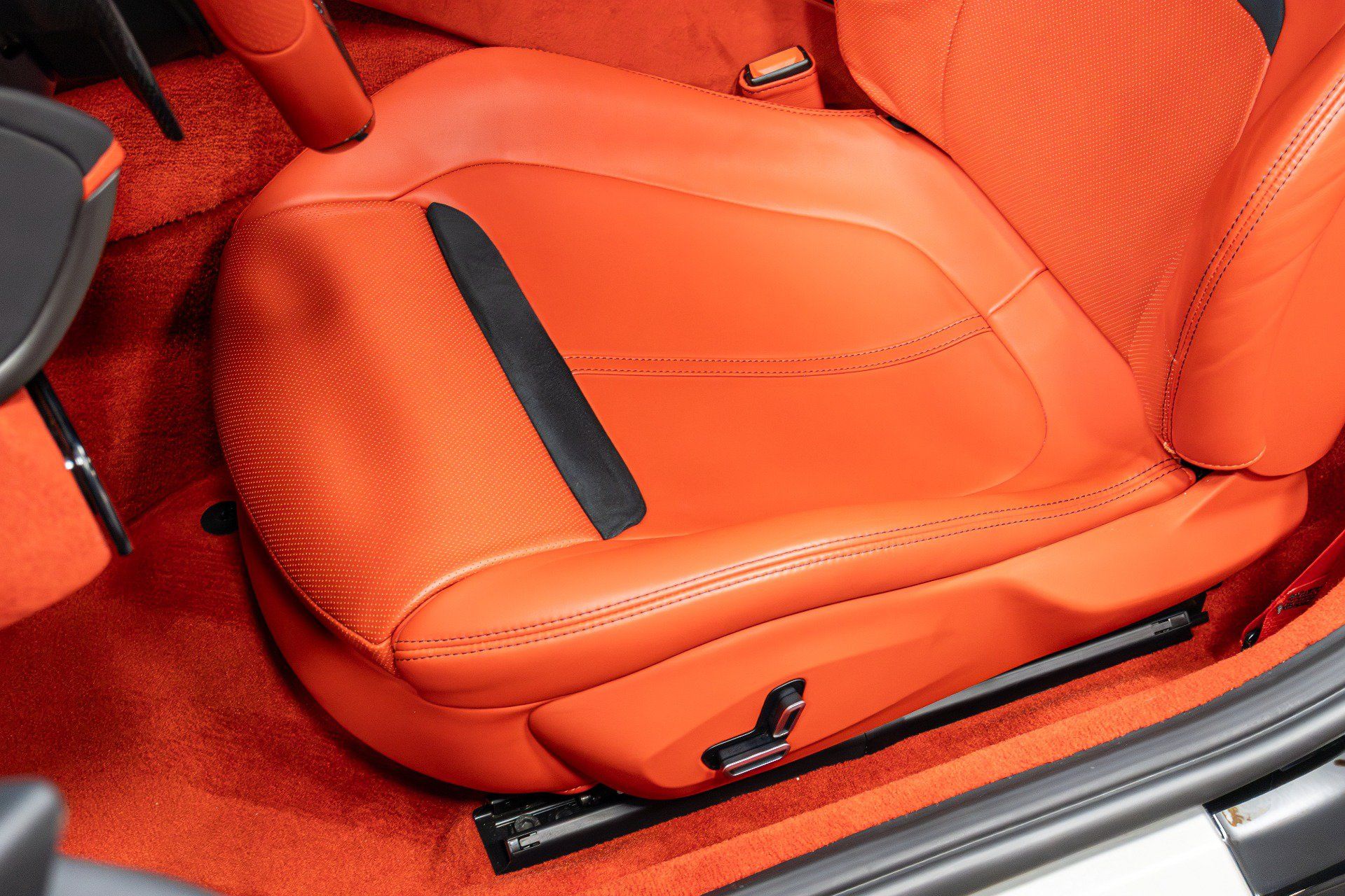 Used 2022 Ferrari Roma RWD image 8