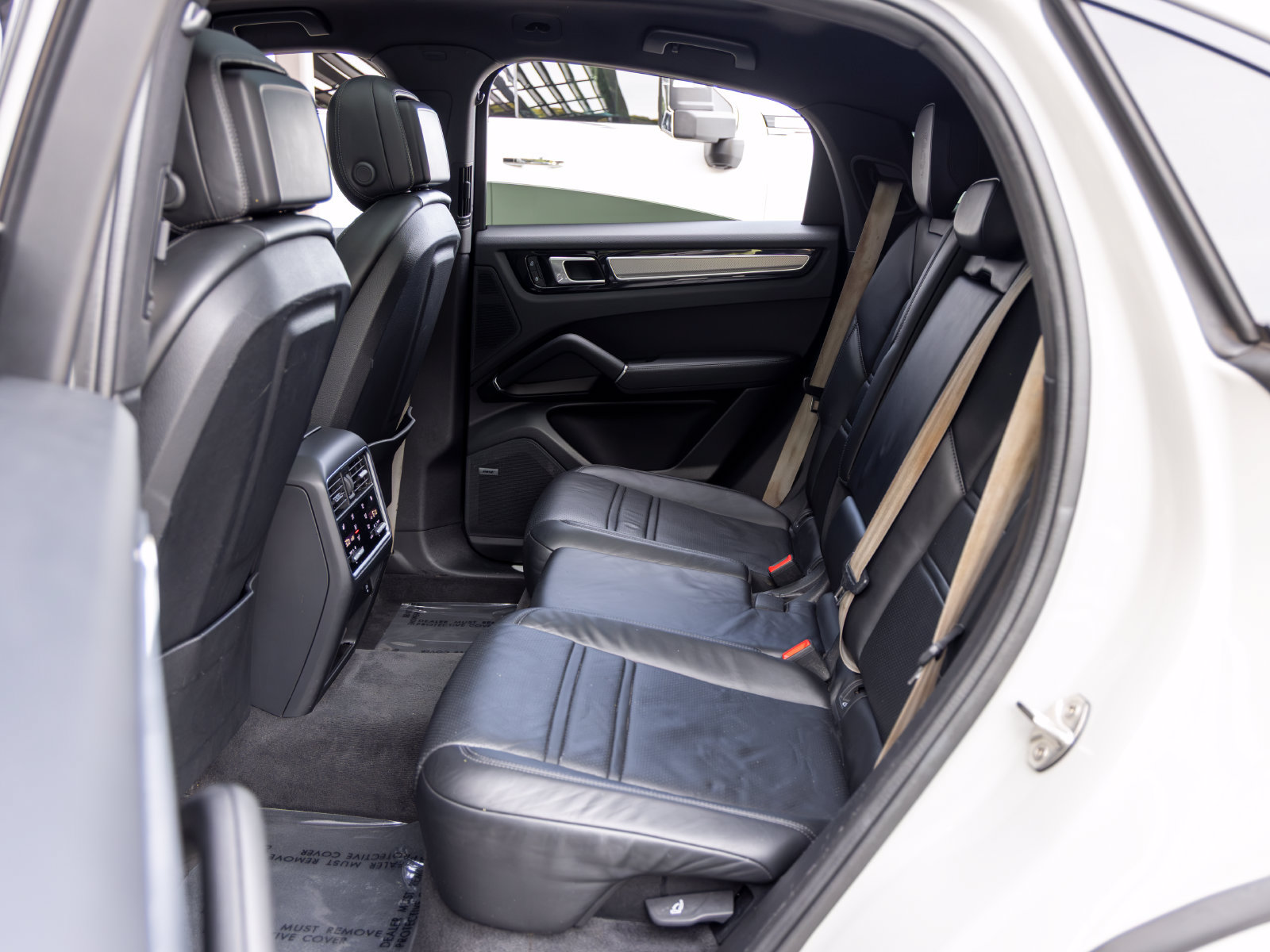 Certified 2022 Porsche Cayenne Platinum Edition AWD/4WD image 54