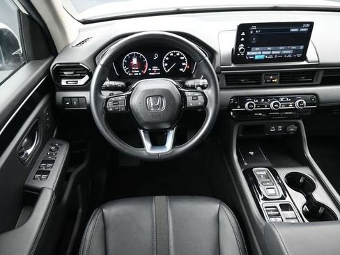 Certified 2025 Honda Pilot EX-L image 9
