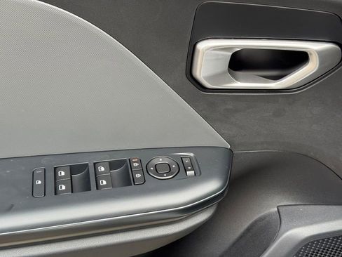 New 2025 Kia K4 LXS image 18