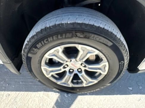 Used 2025 GMC Sierra 1500 SLT AWD/4WD image 30