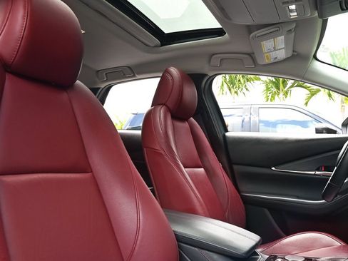 Certified 2024 MAZDA CX-30 AWD 2.5 S w/ Preferred Package image 18