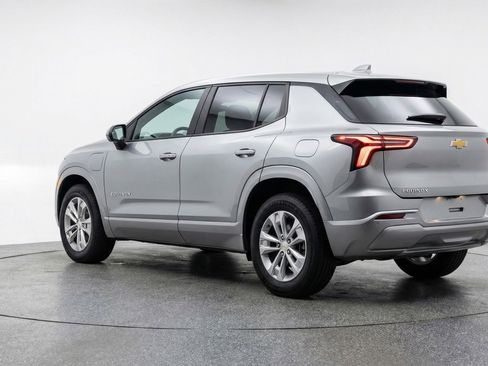 Used 2025 Chevrolet Equinox LT image 6