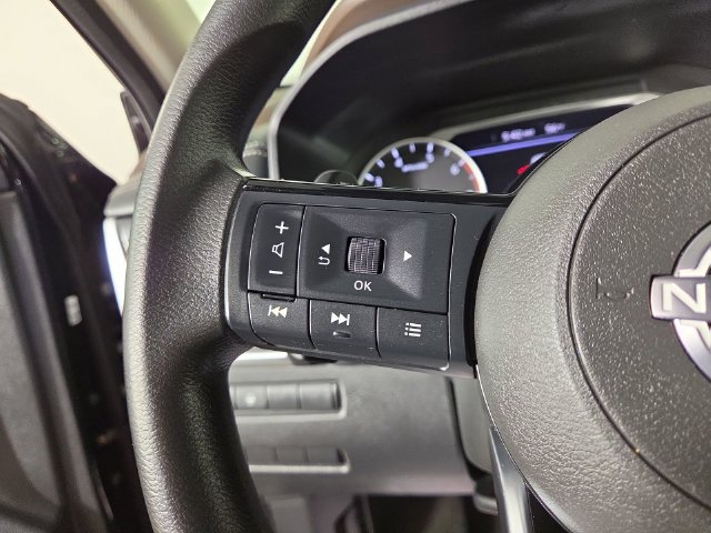 Used 2022 Nissan Rogue SV AWD/4WD image 22