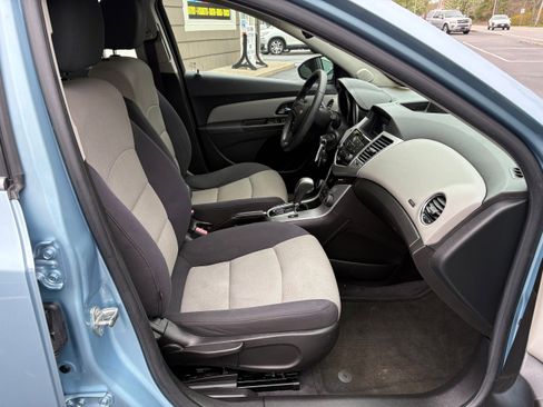 Used 2012 Chevrolet Cruze LS w/ Connectivity Package FWD image 21