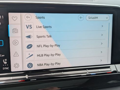 Used 2025 Volkswagen Atlas Cross Sport SEL Premium R-Line image 31