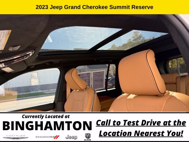 Used 2023 Jeep Grand Cherokee Summit AWD/4WD image 15