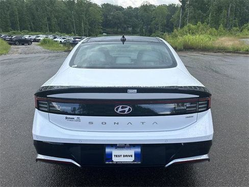 New 2025 Hyundai Sonata Limited image 4