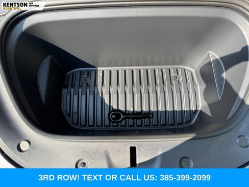 Used 2024 Tesla Model Y Long Range AWD/4WD image 30