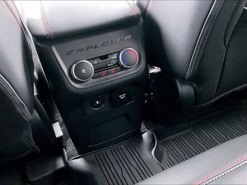 Used 2025 Ford Explorer ST-Line image 25