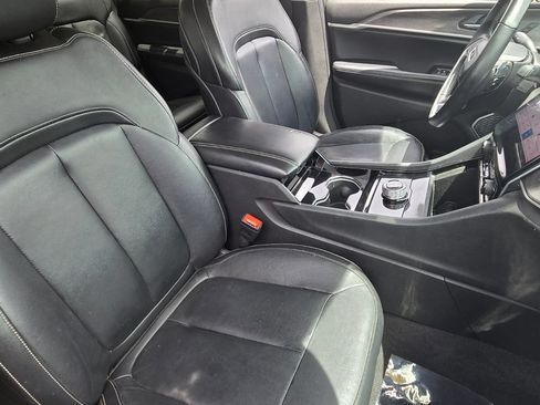 Used 2022 Jeep Grand Cherokee L Limited RWD image 20