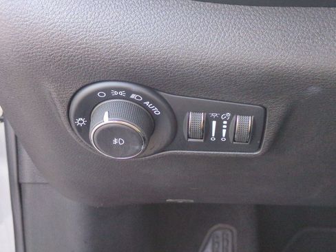 Used 2024 Jeep Compass Latitude AWD/4WD image 18