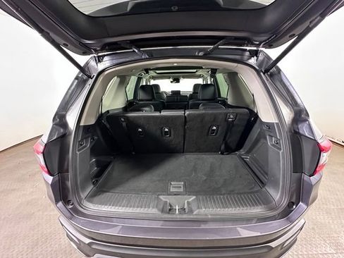 Used 2025 Honda Pilot Touring image 14