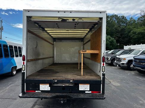 Used 2017 GMC Savana 3500 Extended RWD image 8