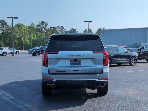 New 2026 GMC Yukon XL Denali w/ Denali Reserve Package AWD/4WD image 4
