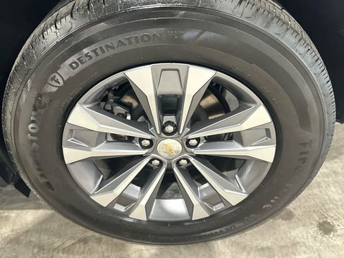 Used 2025 Chevrolet Equinox LT FWD image 11