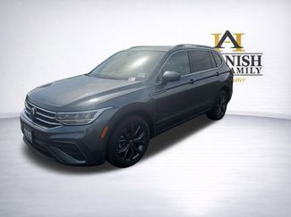 Certified 2023 Volkswagen Tiguan SE w/ Panoramic Sunroof Package AWD/4WD video 3