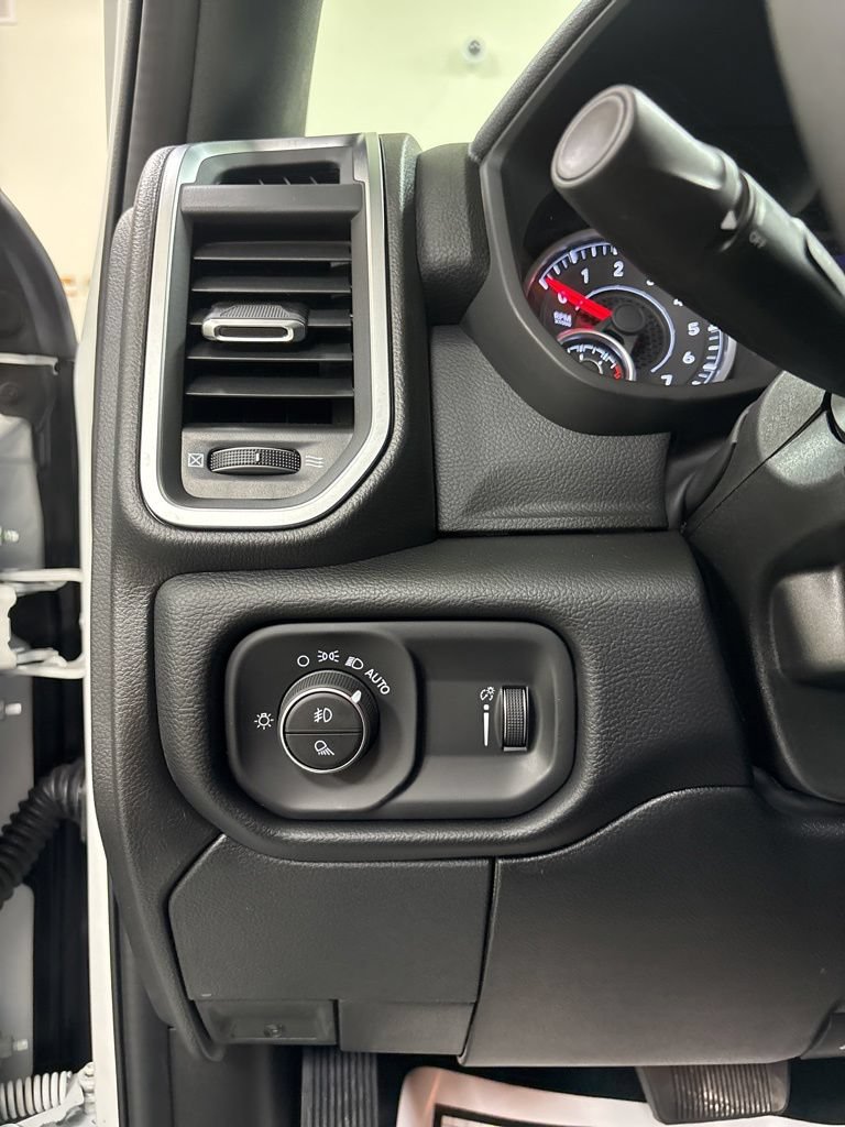 New 2026 RAM 2500 Big Horn AWD/4WD image 11