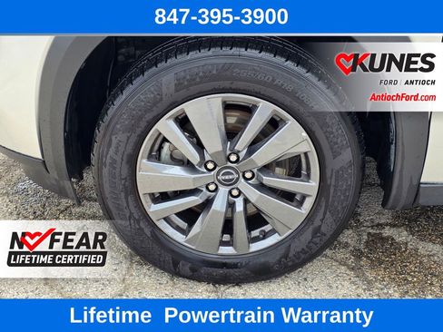 Used 2025 Nissan Pathfinder SV FWD image 12