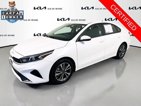 Certified 2023 Kia Forte LXS w/ LXS Technology Package FWD image 4