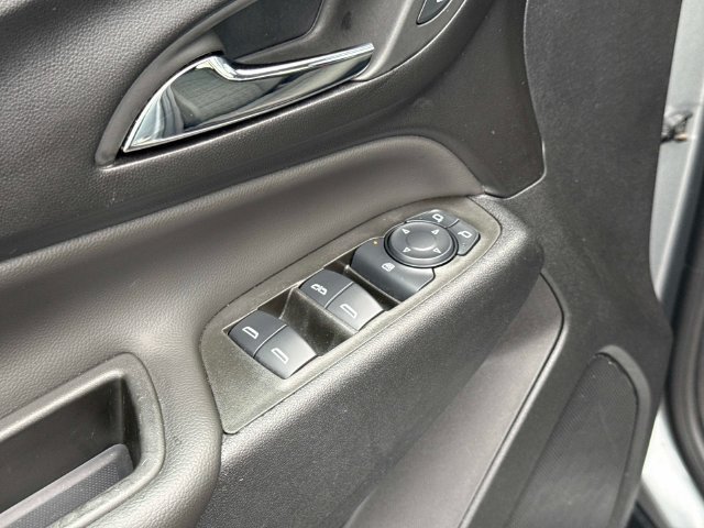 Used 2024 Chevrolet Equinox LT FWD image 17