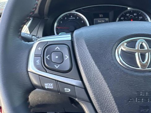Used 2017 Toyota Camry SE FWD image 19