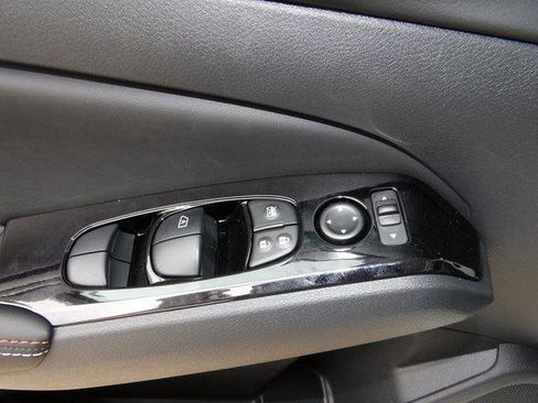 Used 2025 Nissan Altima 2.5 SR w/ SR Premium Package image 21