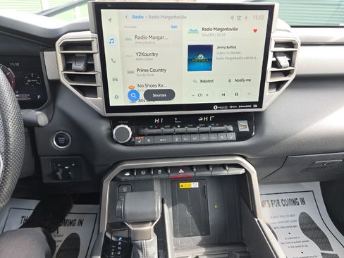 Used 2024 Toyota Tundra Limited image 23