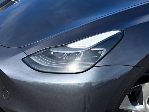 Used 2023 Tesla Model Y Long Range image 22