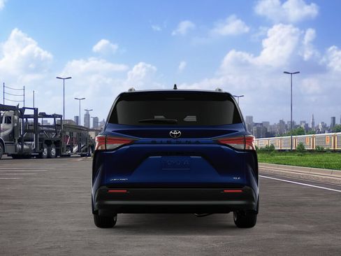 New 2026 Toyota Sienna XLE AWD/4WD image 8