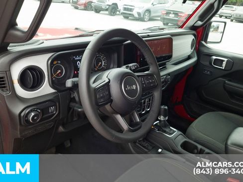 Used 2025 Jeep Wrangler Unlimited Sport AWD/4WD image 5
