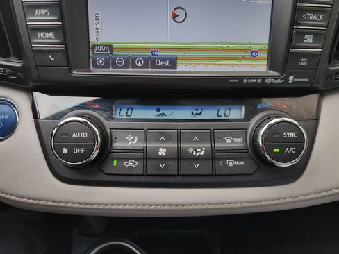 Used 2018 Toyota RAV4 XLE w/ Convenience Package image 18