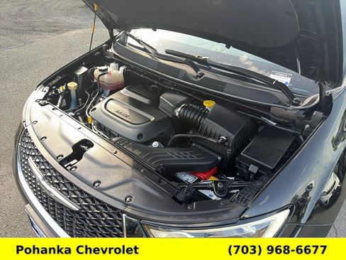 Used 2025 Chrysler Pacifica Select FWD image 33