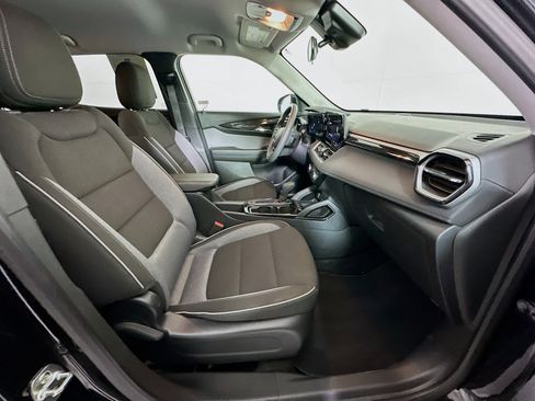 Used 2025 Chevrolet TrailBlazer LT image 28