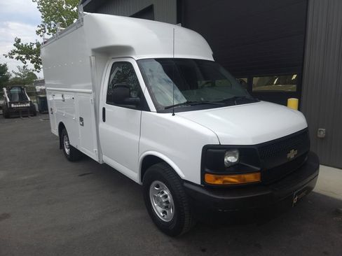 Used 2014 Chevrolet Express 3500 image 6